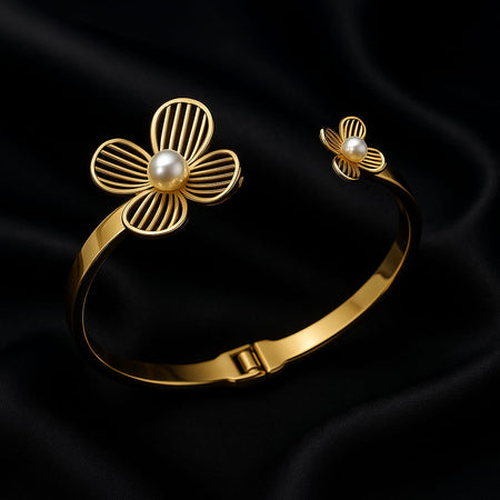Bloom Pearl Open Bracelet (Anti-Tarnish)