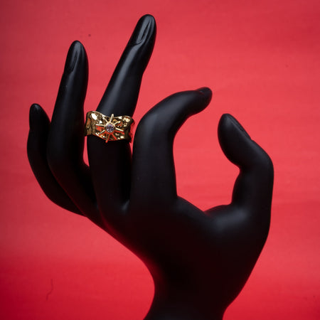 North Star textured band ring with hammered finish and sparkling centerpiece - Revaaj