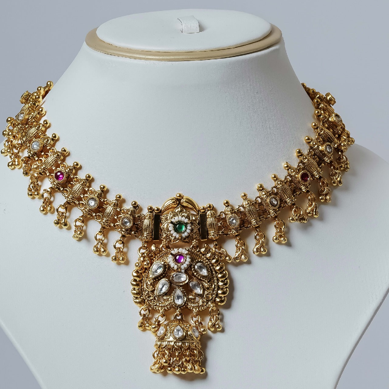 Temple Aura Kundan Kemp Necklace Set