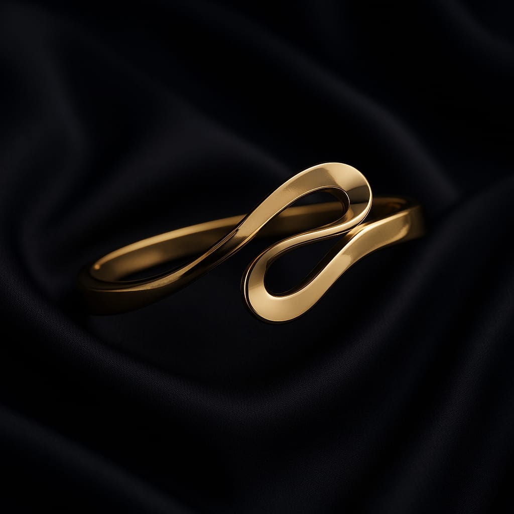 Flow Gold Cuff Bracelet (Anti-Tarnish)