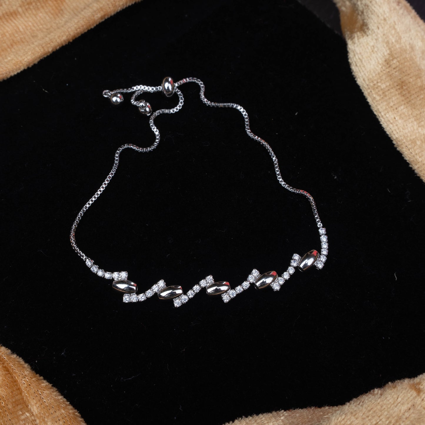 Silver-tone wave link necklace with clear crystals - Revaaj