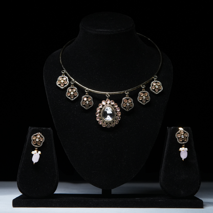 Vintage Charm Kundan & Pearl Necklace Set